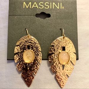 NWT Gold Tone Leaf Earrings